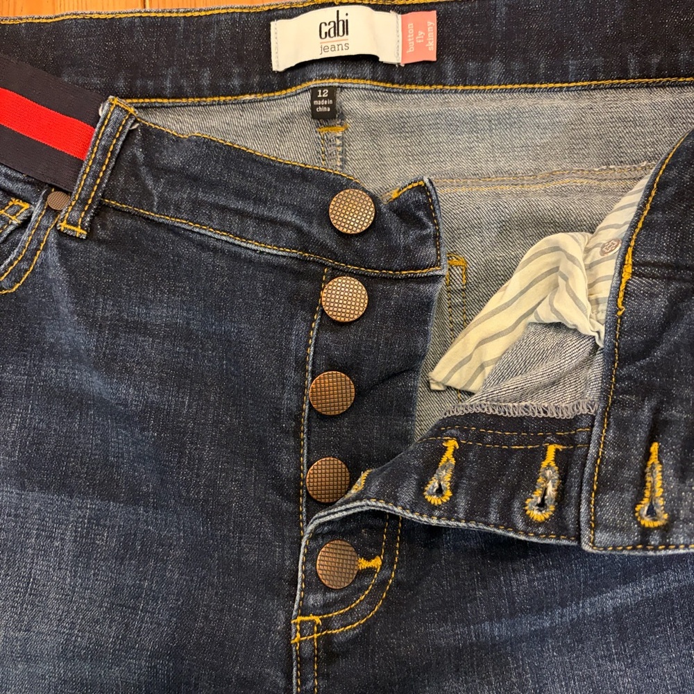 EUC Cabi Button Fly Skinny Elastic Waist High Rise Jeans Style 3751 Size 12 - Picture 3 of 10
